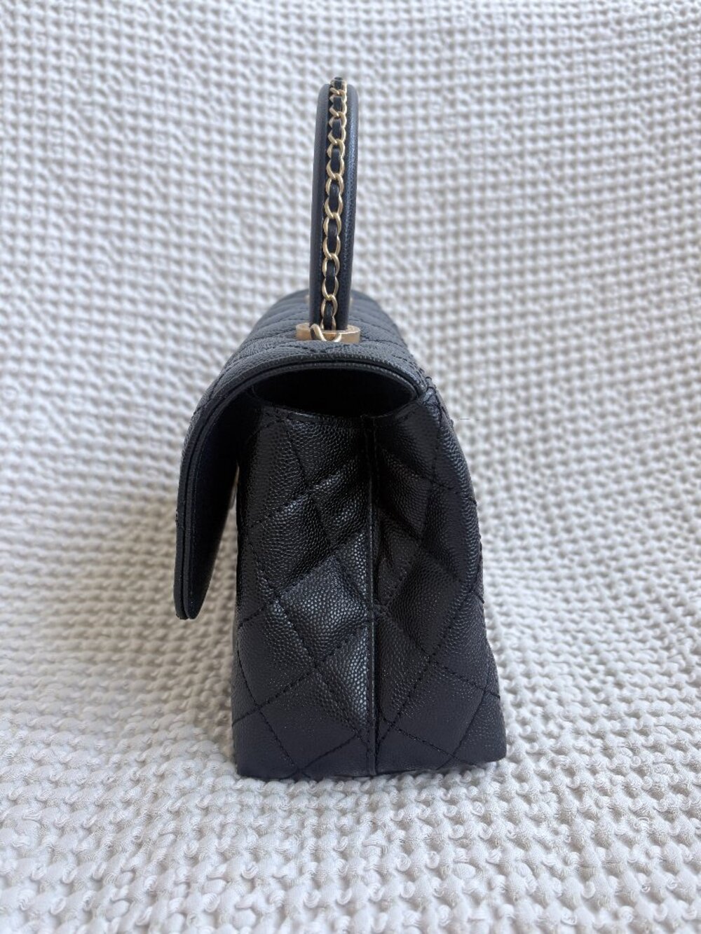 CHANEL Coco Handle Small Black Caviar GHW Chain Handle | Full Set | 2023 - Picture 10 of 13